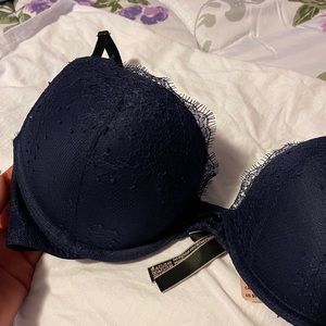 Victoria secrets bomb shell bra